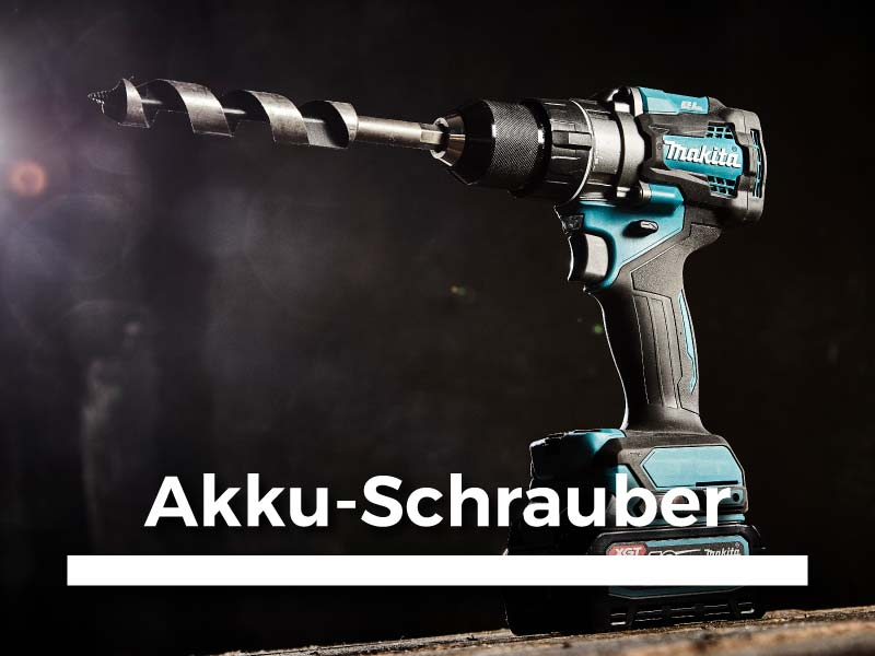 Hochwertiger Makita Akku-Schrauber mit Bohrer in Aktion
