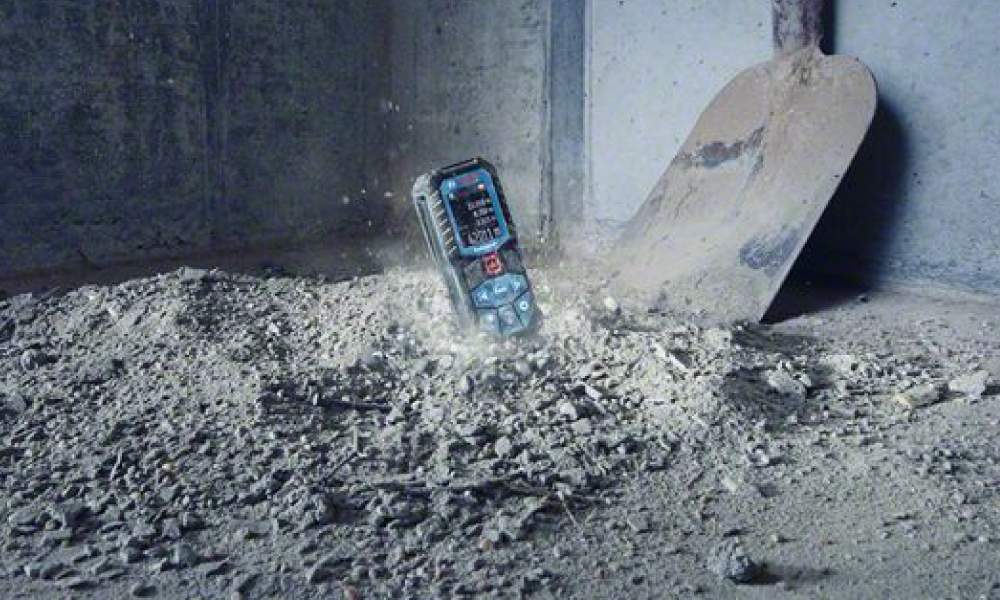 Bosch Messgerät robust und stoßfest in Baustellenumgebung