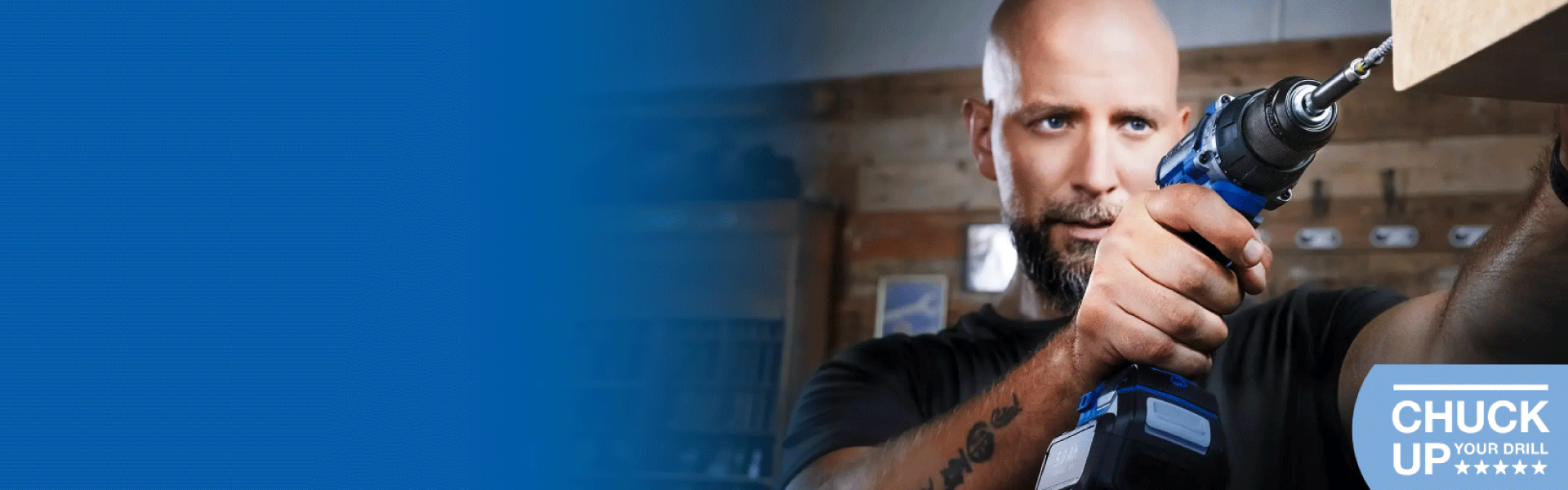 Mann wechselt Bohrfutter für optimalen Schraubeneinsatz, Tune deinen Schrauber!