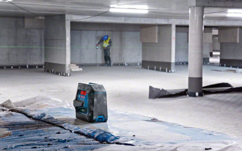 Bosch Linienlaser im Einsatz auf einer Baustelle