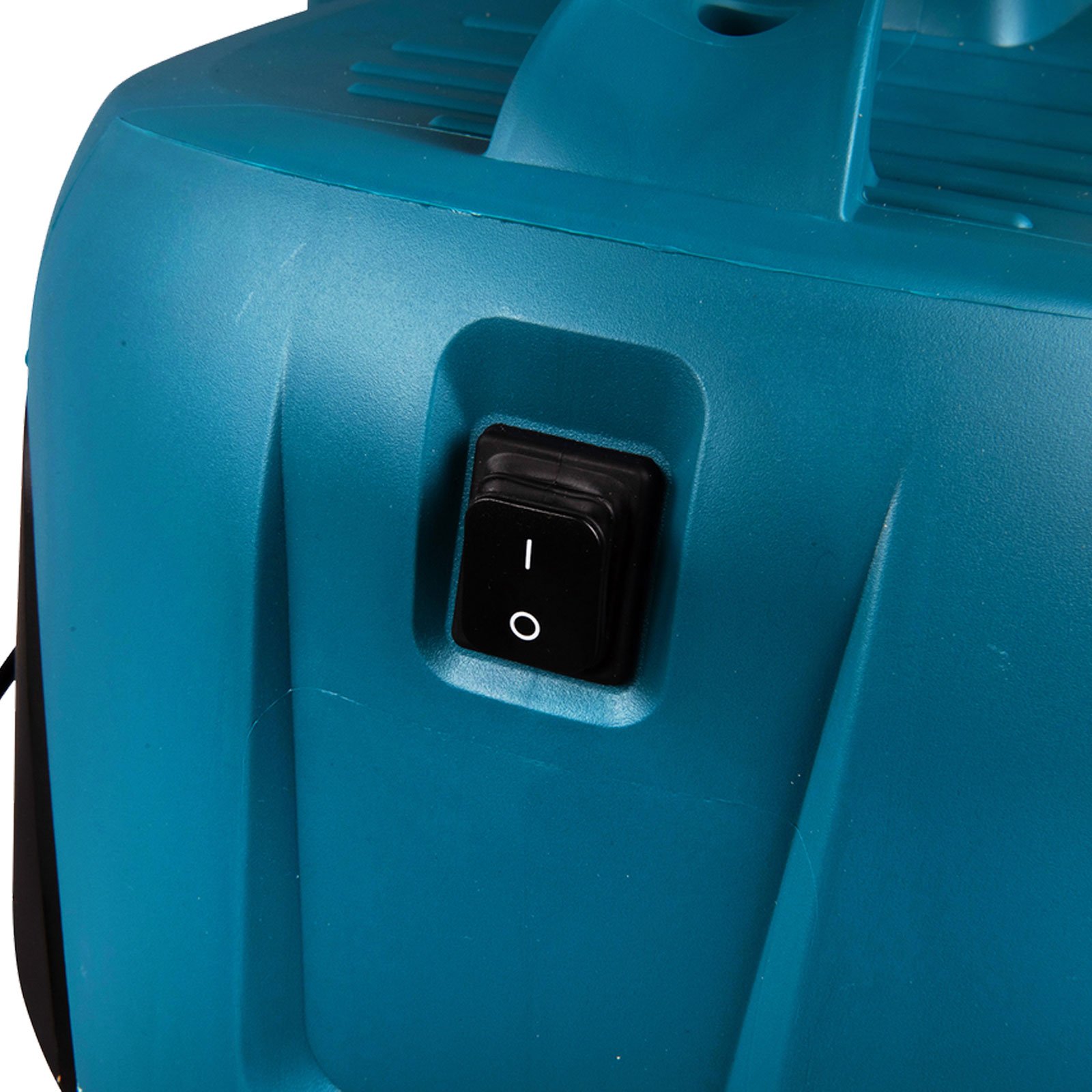 makita_vc2000l-4_1 makita_vc2000l-4_1